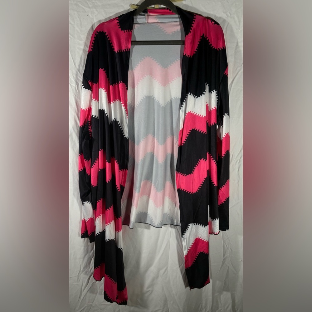 Chevron Patterned Pink and Black Skirt